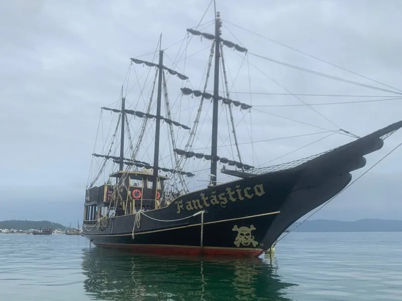 Imagem da matéria do Jornal do Comércio sobre o passeio de navio pirata em Porto Alegre